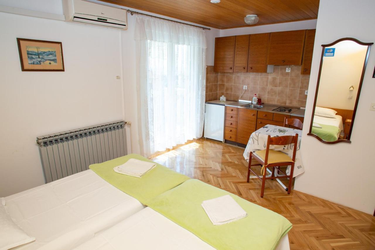 Apartments & Rooms Peranic Novalja Exterior photo