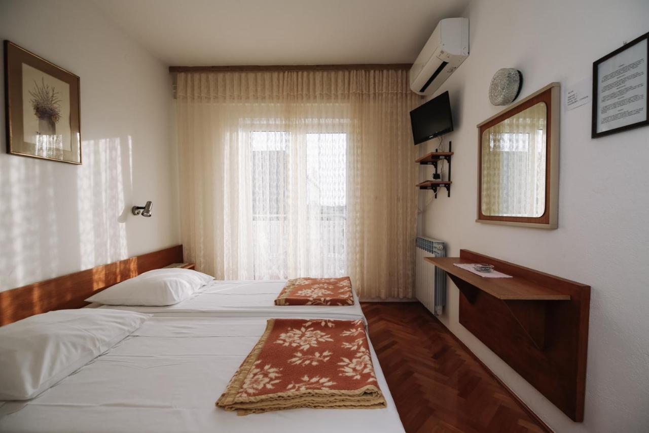 Apartments & Rooms Peranic Novalja Exterior photo