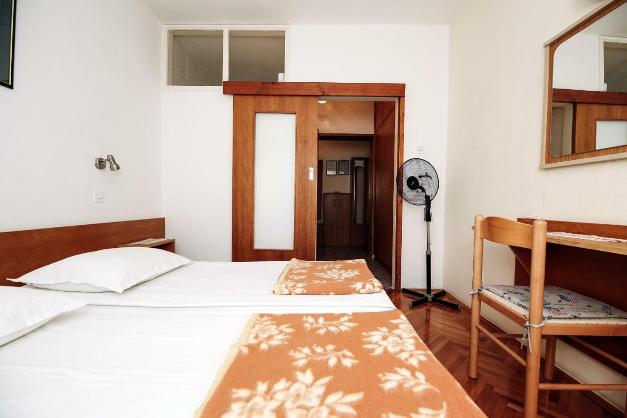 Apartments & Rooms Peranic Novalja Exterior photo